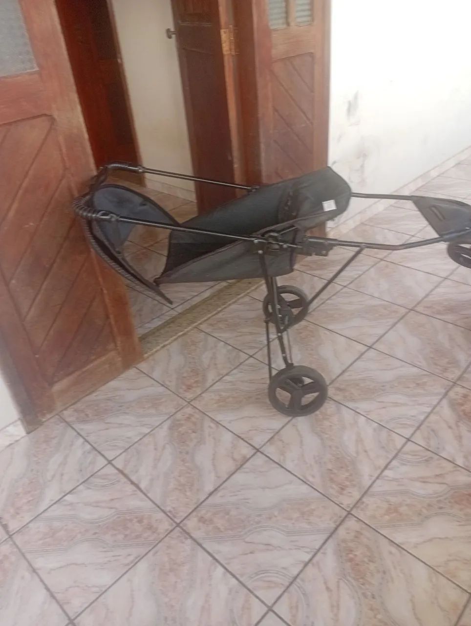 Estou vendendo um carinho de bebê 