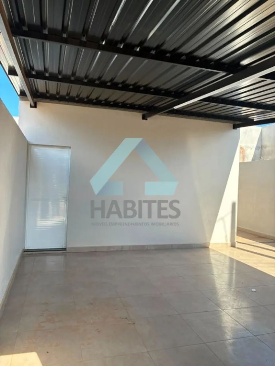 2 quartos sendo 1 suite - Garagem Coberta