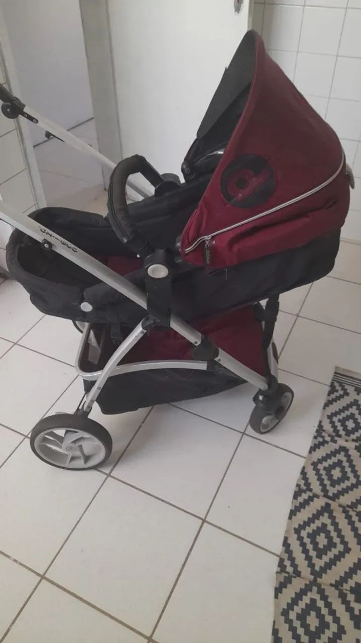 Vendo Carrinho de bebê 2 em 1
