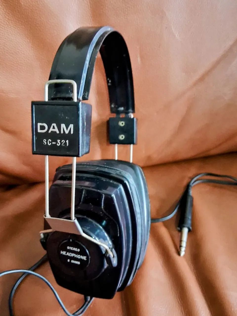 Fone de ouvido antigo DAM SC 321
