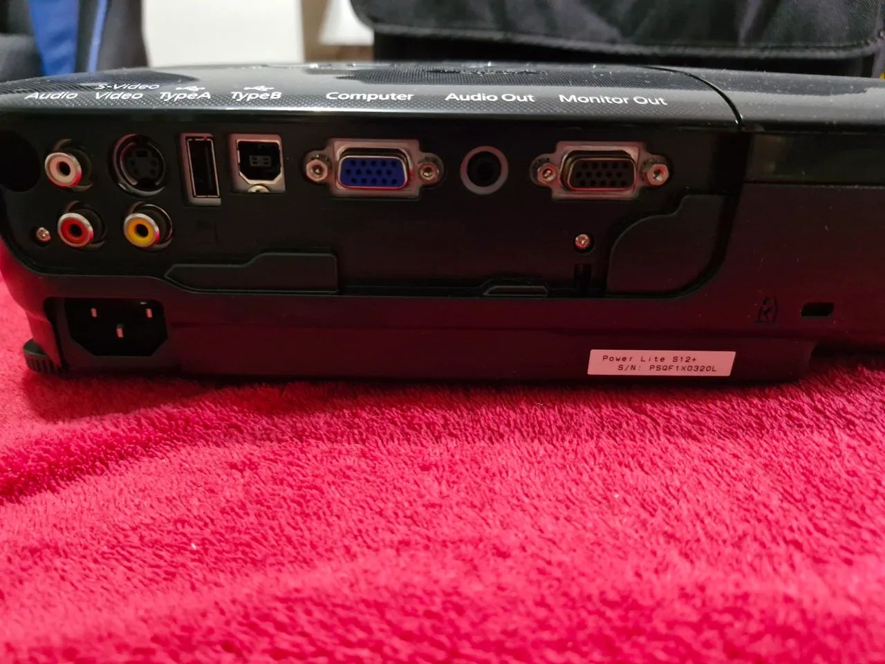 Projetor Epson PowerLite S12+ COM CABO BAG E MANUAL - Foto 3