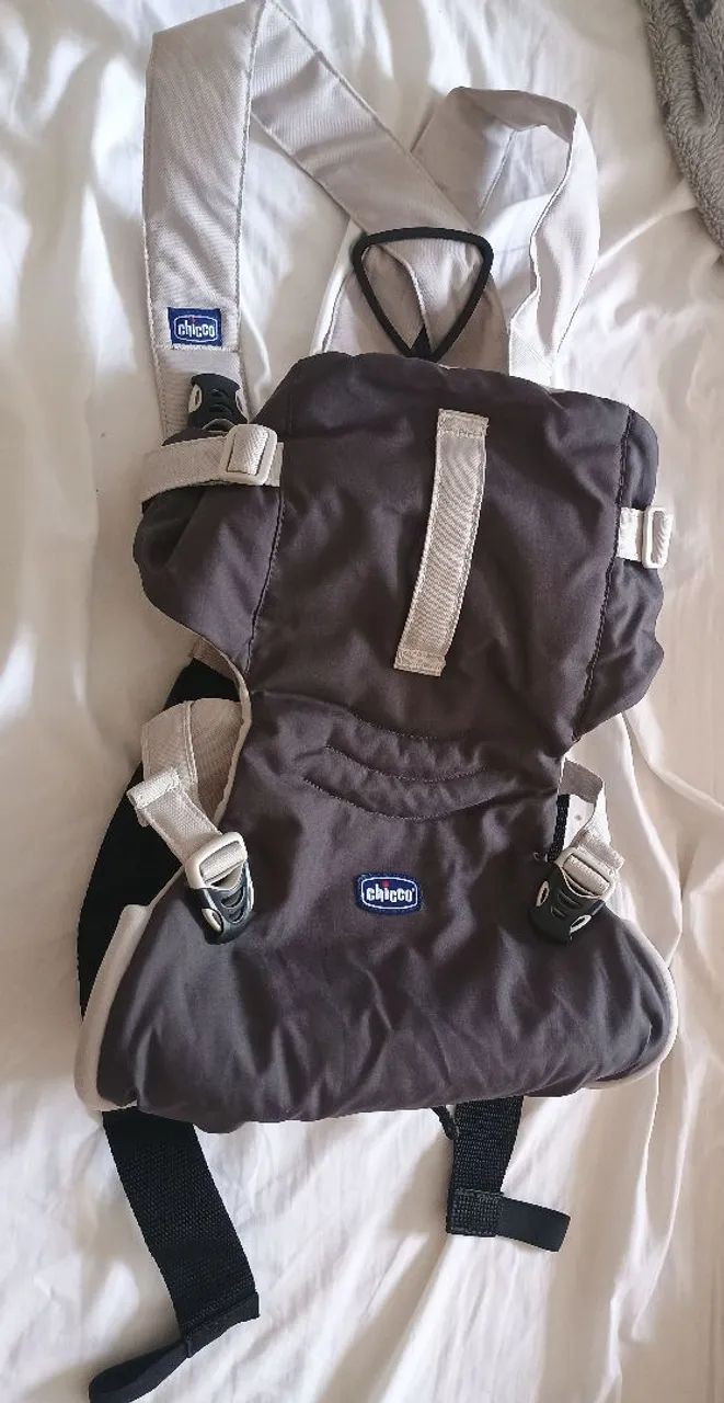 Chicco - canguru cinza semi novo para crianças  - Foto 3