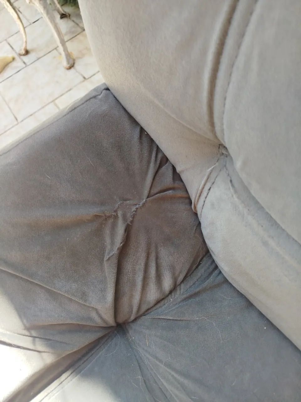 Sofá verde em suede - 4 lugares - Foto 3