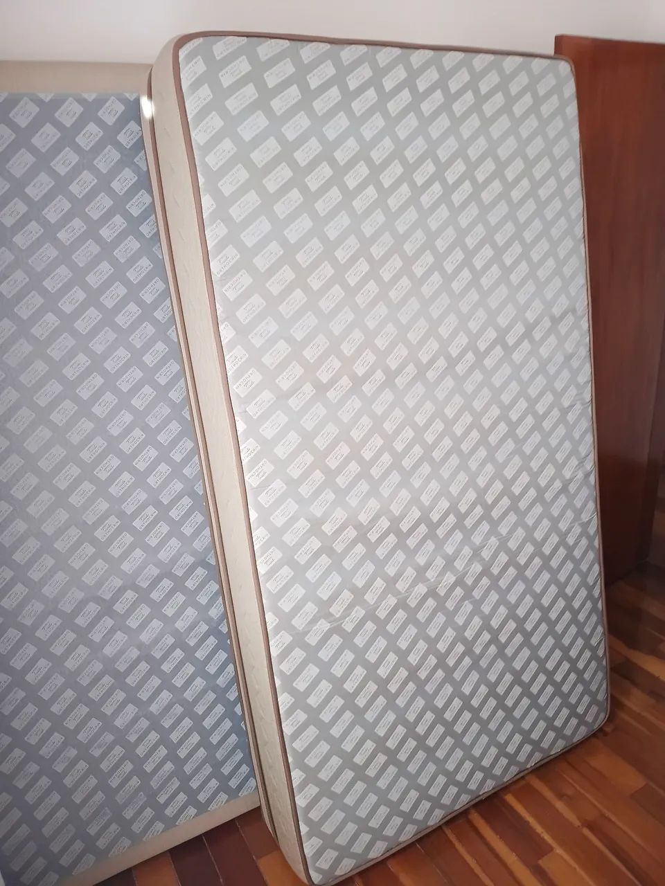 Vendo Colchão de Molas e Cama Box - Orthocrin