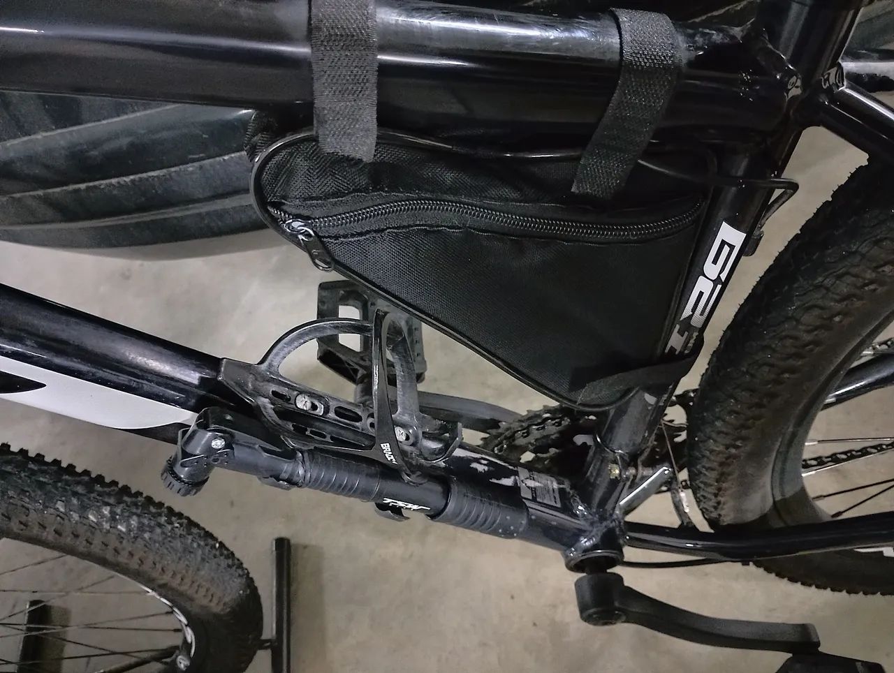 Bicicleta GTI Aro 29 (com melhorias). - Foto 4