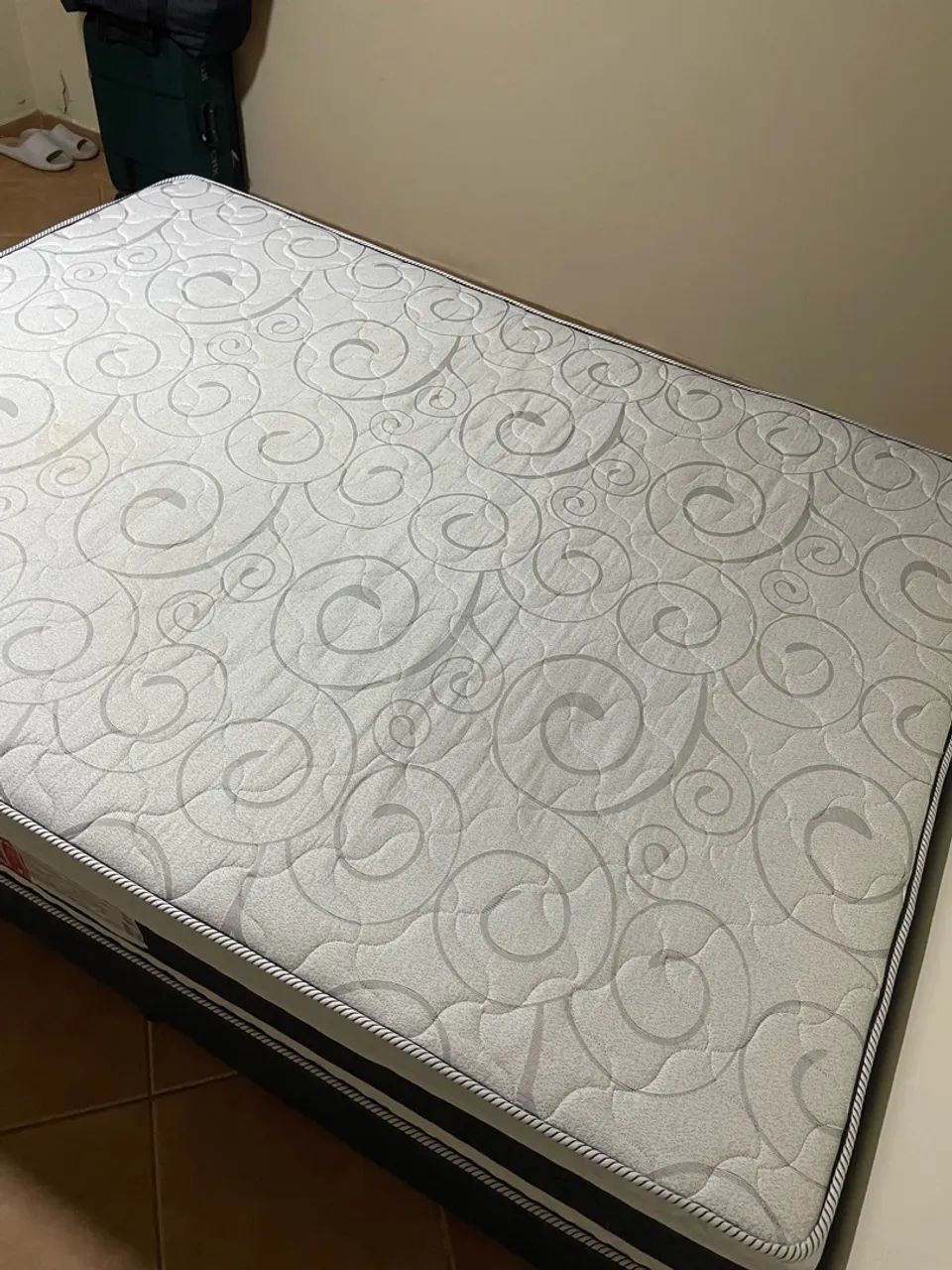 Cama com colchão 
