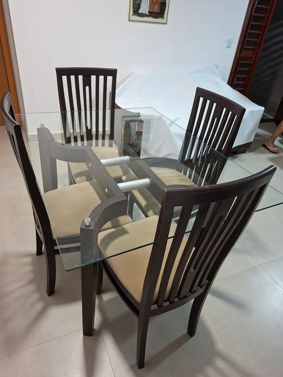 Vendo Mesa Marrom, superficie de vidro - Foto 2