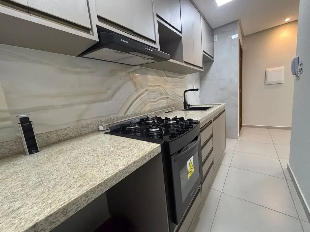 Apartamento 2 quartos com quintal em Morada de Laranjeiras - Serra - ES