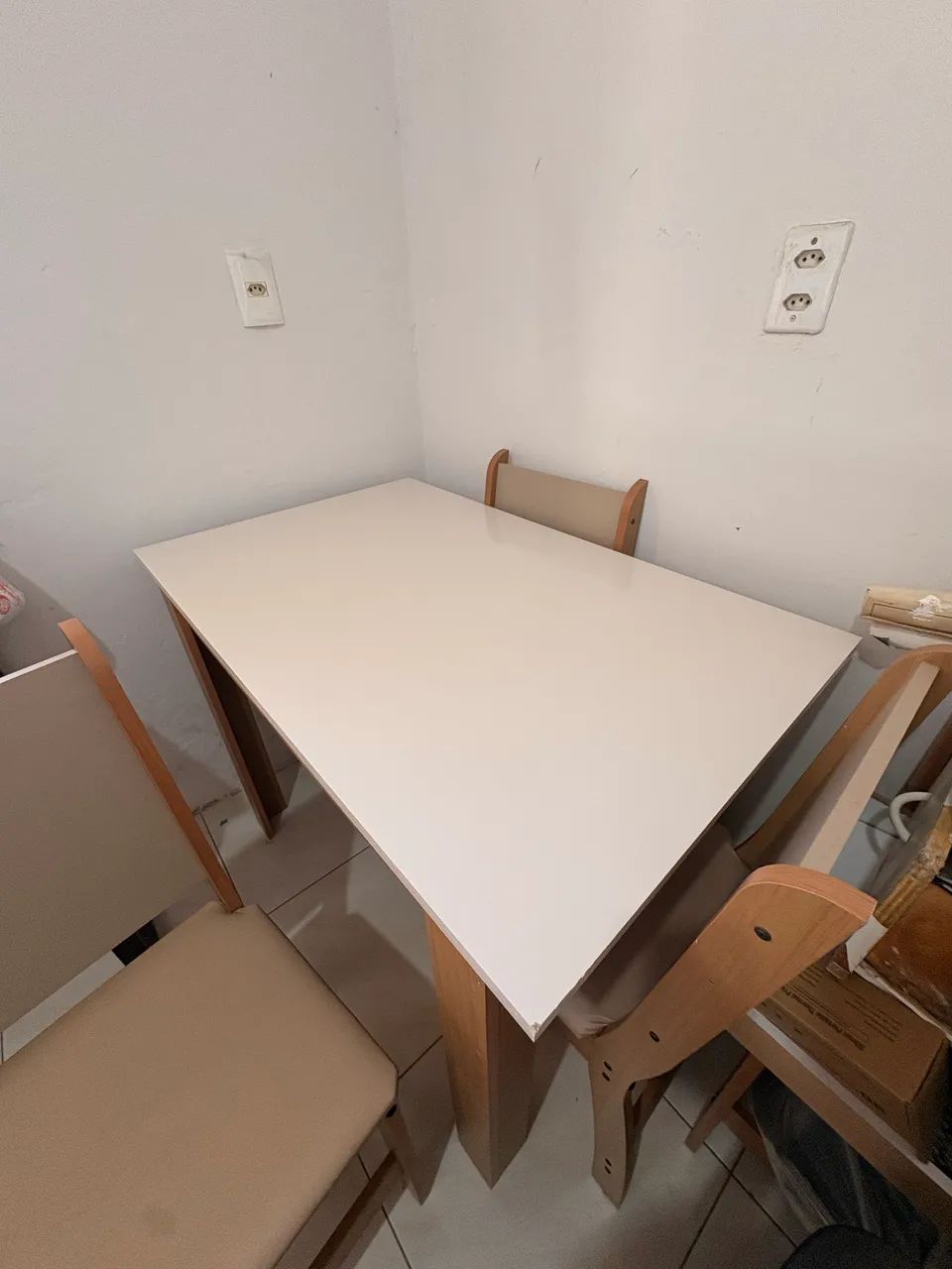 Mesa de Jantar Retangular 108cm Com 4 Cadeiras - Foto 2