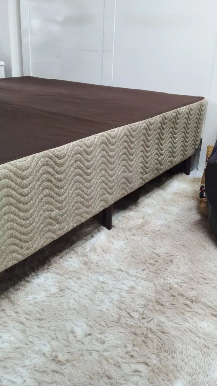 Vendo uma base de cama box nova 