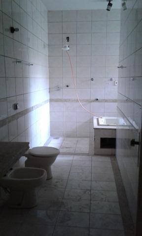 Casa no Jardim Itália c/ Guarita de segurança na Rua - Foto 4