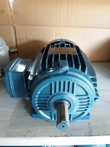 Motor Weg 4Cv WEG Trifásico 220/360 - Foto 3