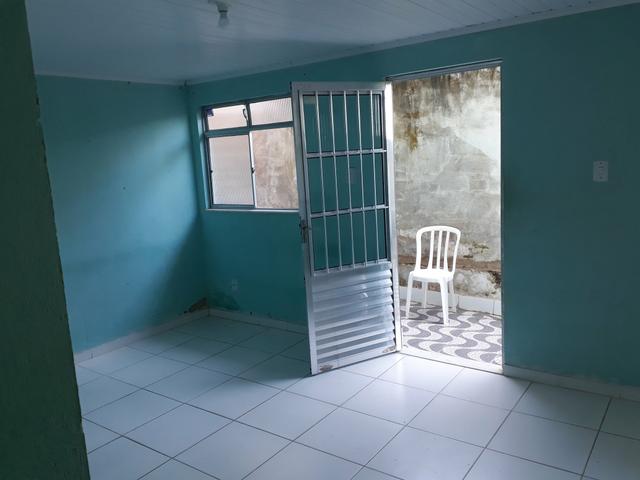 Aluga-se casa 2/4