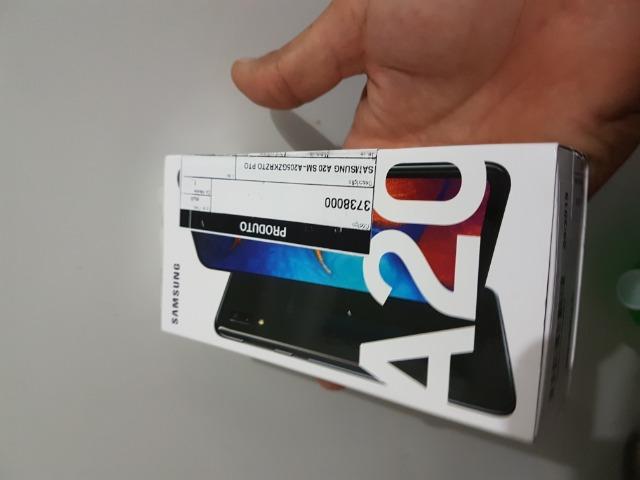 Celular Samsung a20 novo na caixa com nf + capa + película traseira e frontal - Foto 2