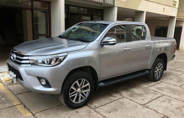 Hilux SRX 4X4 DIESEL AT 2016/2017 - Foto 8