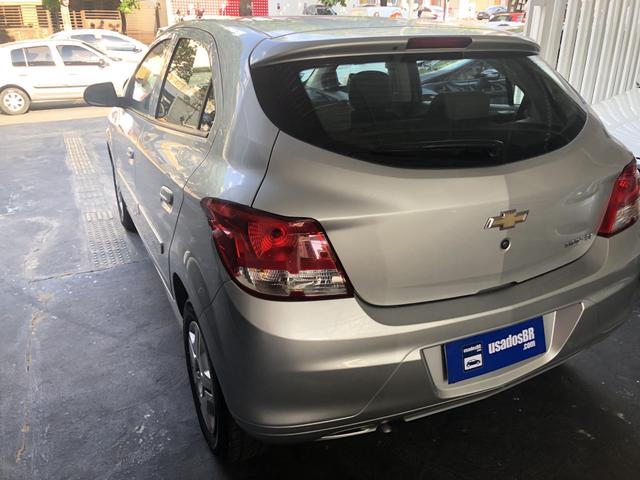 Chevrolet Onix LT 1.0 Prata 2015 - Foto 5