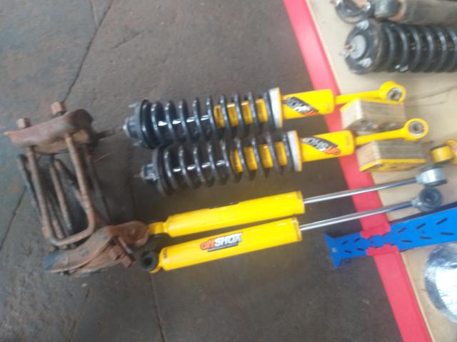 Kit lift Off Shox pra levantar Toyota Hilux