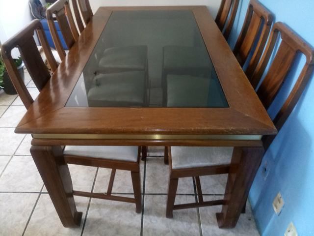VENDO Mesa de madeira 6 cadeiras - Foto 4