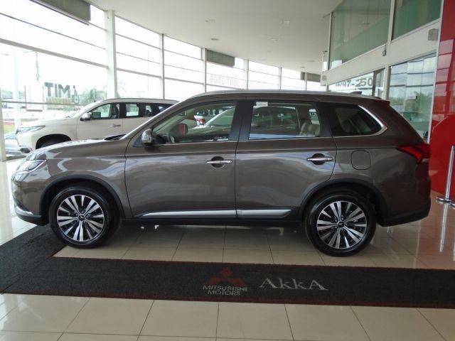 OUTLANDER 2.0 16V 160CV AUT. zero Km - Foto 9