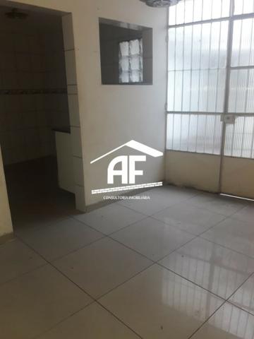 Vendo Ótima Casa com 3/4 sendo uma suíte com banheira- Excelente Localização no Farol - Foto 9