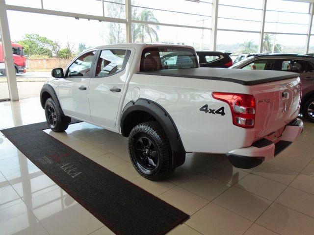L200 Triton OUTDOOR 2.4 Flex 16V CD Mec. zero Km - Foto 9