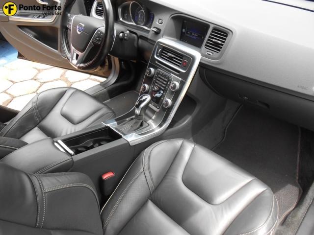 VOLVO V60 3.0 T6 R DESIGN 24V TURBO GASOLINA 4P AUTOMATIZADO. - Foto 8