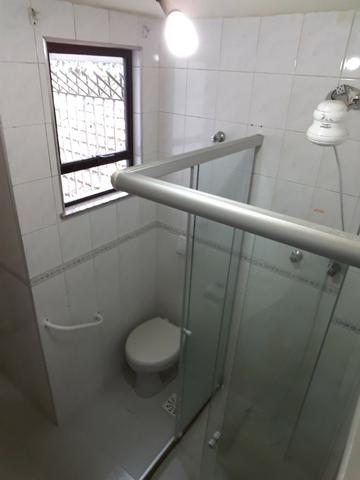 Aluga Aptº 2/4 com garagem de frente na Vila da Penha - Foto 8