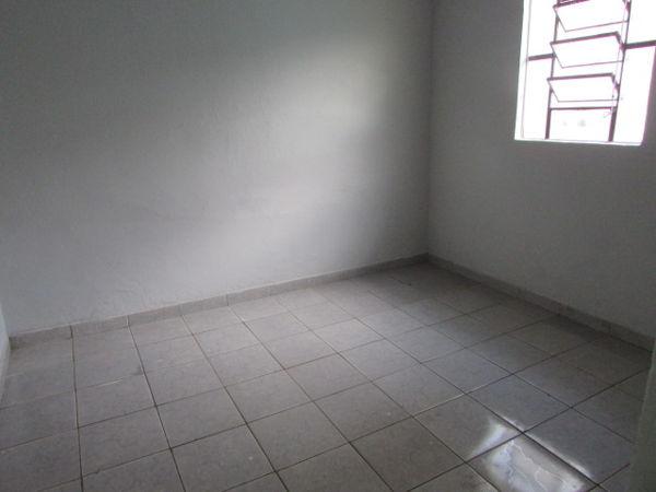 Casa com 1 quarto - Bairro Cidade Jardim em Goiânia - Foto 9