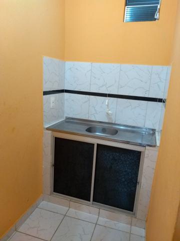 Alugo casa com 2 quartos a 100 metrôs do metrô da mangueira R$500 já com a água incluso - Foto 2