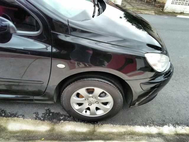 Vendo Peugeot 307 Presenc ano 2006 com ar direção airbags interior em couro valor 18000