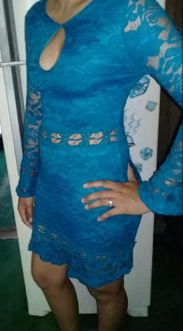Vestido de renda azul