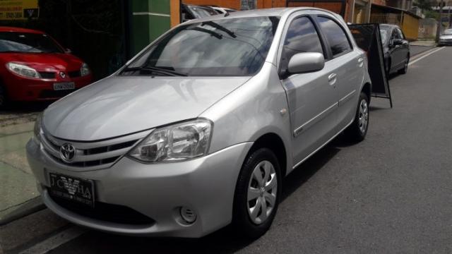 Toyota etios hatch 2013 1.3 xs 16v flex 4p manual - Foto 3