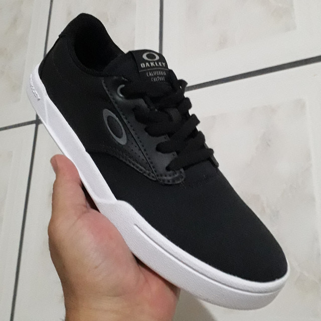 tênis oakley momentum 2