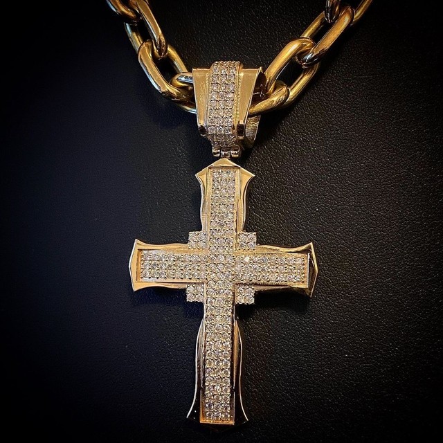 Crucifixo em Ouro e Diamantes - Foto 2