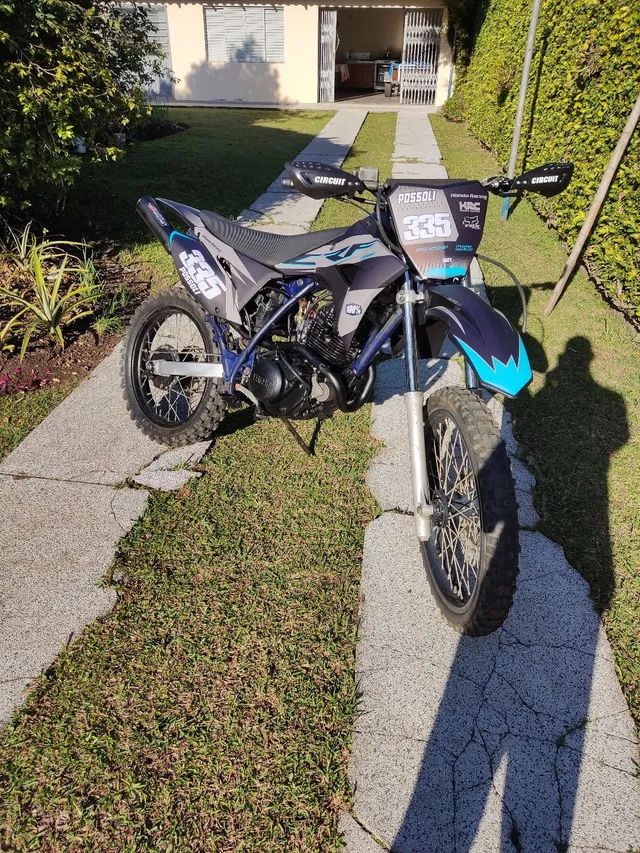 Vendo moto de trilha 10x sem juros - Esportes e ginástica - Cajuru