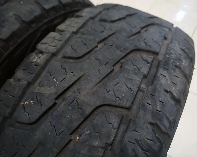 02 pneus aro 16" Farroad 265-70 com 40% de vida  - Foto 4