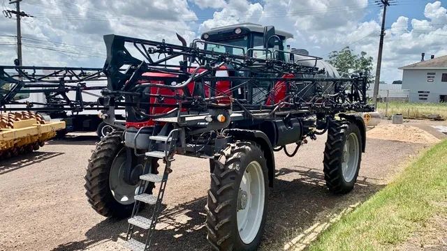 Altopropelido Pulverizador Massey Ferguson *