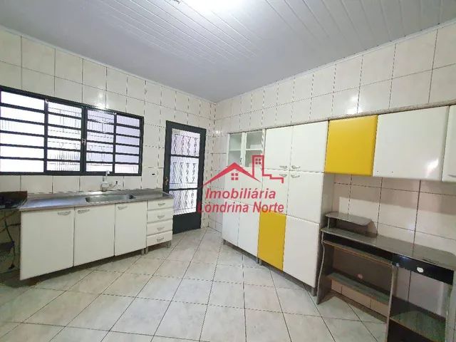 Casa com 3 dormitórios para alugar, 100 m² por R$ 1.200,00/mês - Jardim das Palmeiras - Lo