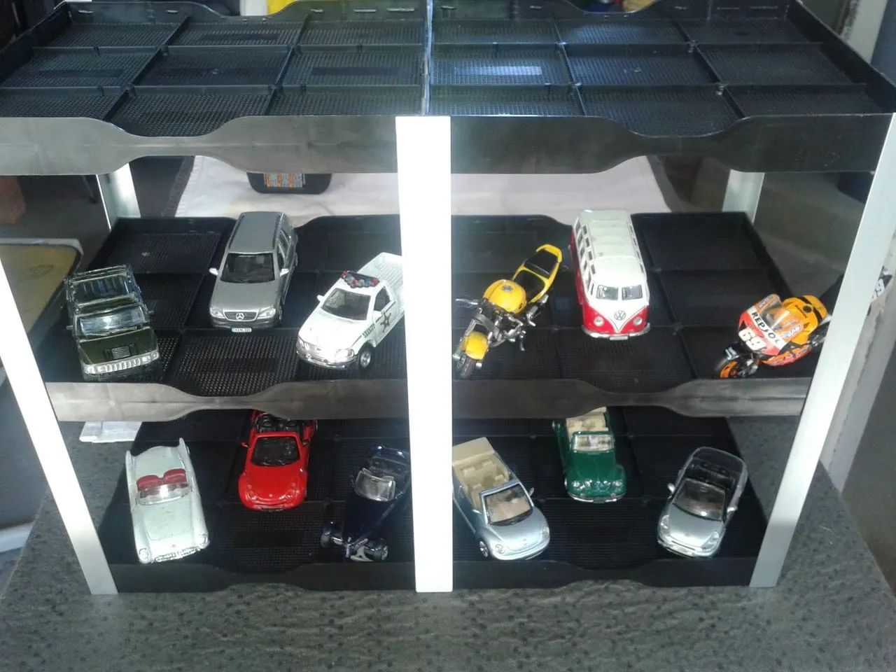 Expositor para miniaturas de carros e motos. - Foto 2