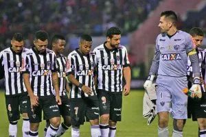 Camisa do Atlético Mineiro 2017 Topper #10 Tamanho G Leia o anúncio  - Foto 6