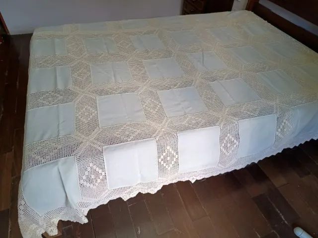 Toalha de mesa em linho e crochê, com guardanapos. - Foto 4