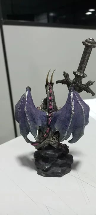 Dragão com Espada. - Foto 5