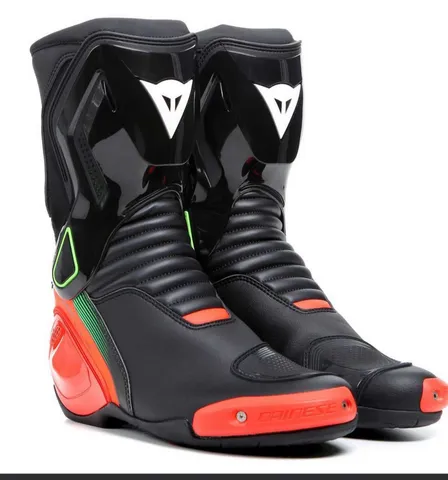 Bota daínese 39 Br Nexus 2 nova sem uso