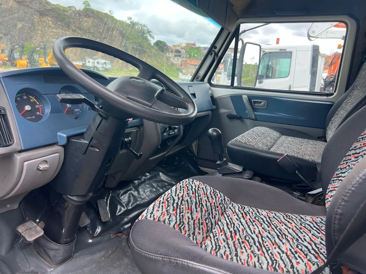 VW 9-150 baú com cabine 2011 - Foto 5