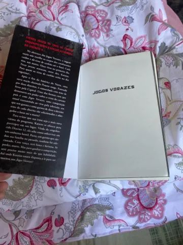 Livro jogos vorazes  - Foto 3