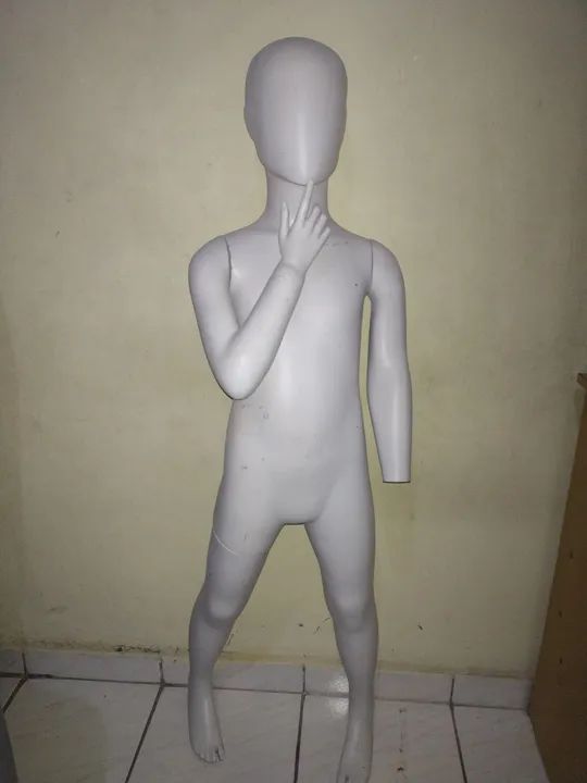 Vendo manequins de plástico rígido e de fibra  - Foto 5