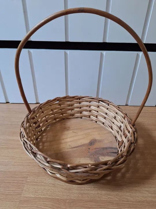Cesta de vime redonda