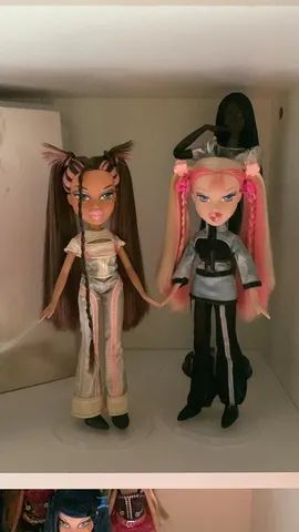 BRATZ LOTE 10 BONECAS - Hobbies e coleções - Silva Jardim