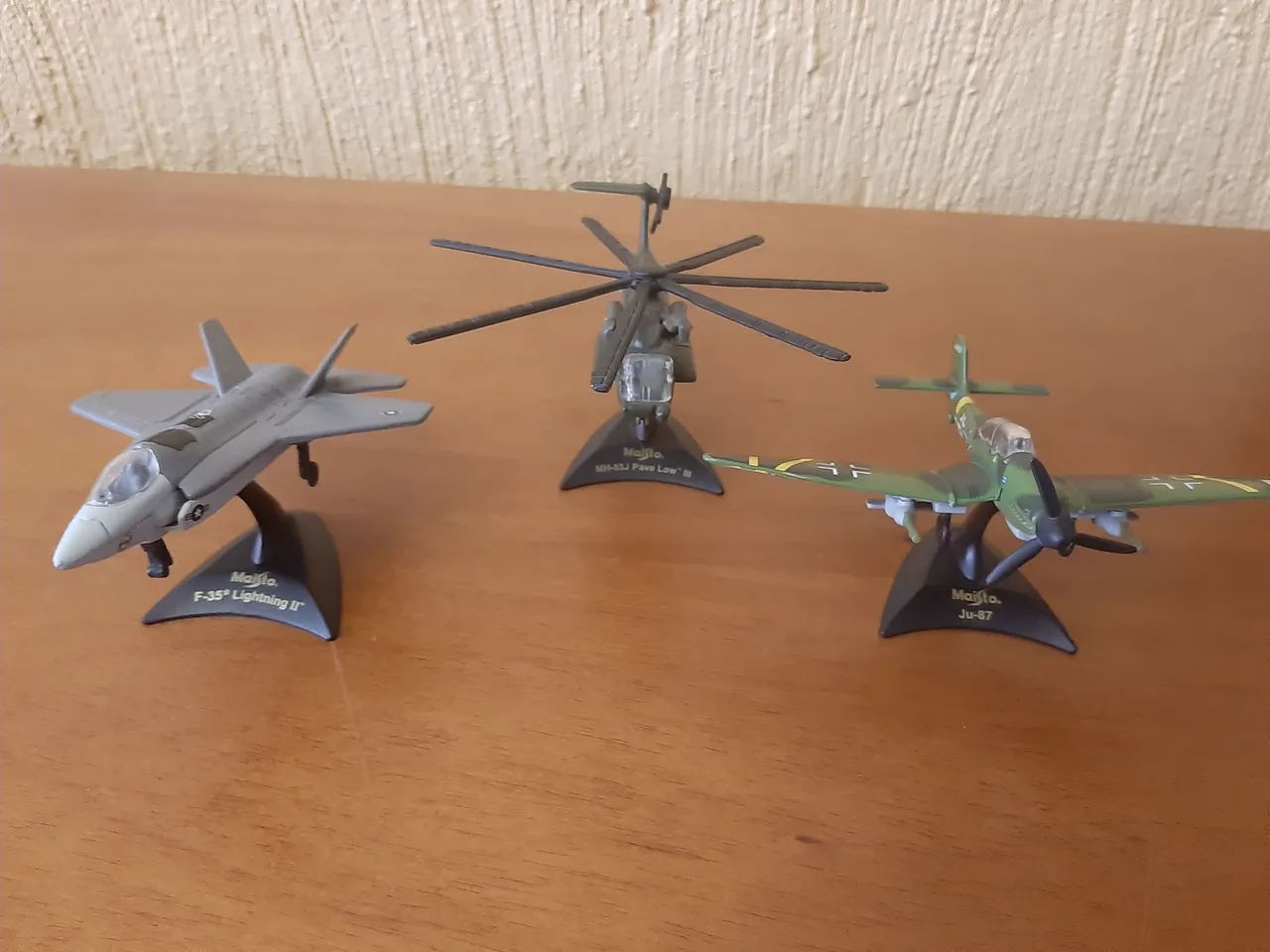 Aviões de Coleção Maisto - F-35, Mi-53J e Ju-87