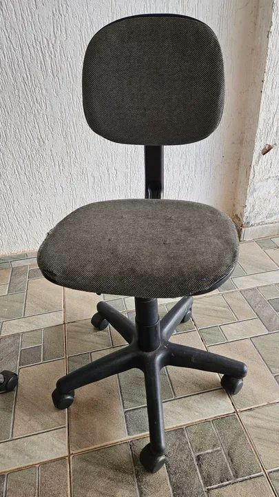 Cadeiras de escritório 80 as duas - Foto 3